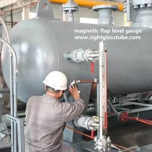 Magnetic flap level gauge